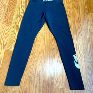 New without tags Nike Leggings sz S
